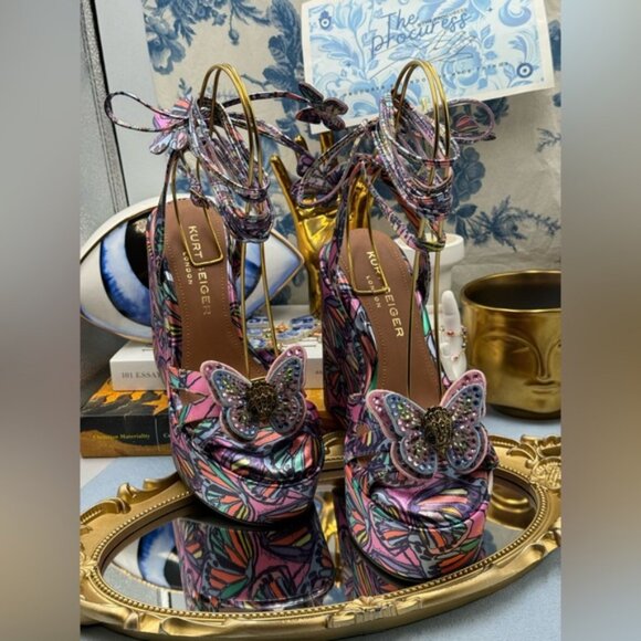 🆕 KURT GEIGER LONDON 🧿 NWOB Butterfly Wedge Heel with Ties, Sz 37 US 7 - Picture 4 of 15